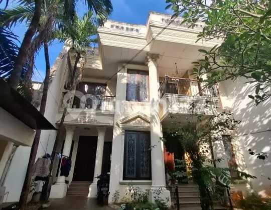 Rumah Bagus Semi Furnished SHM Menteng, Jakarta Pusat Rumah Bagus Semi Furnished SHM Menteng, Jakarta Pusat