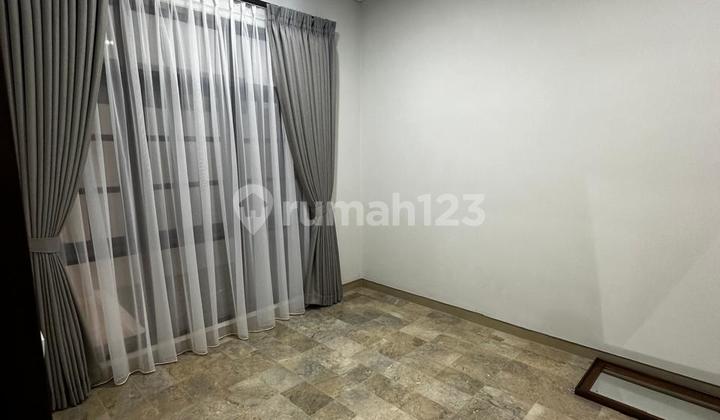 For Rent: Beautiful House, Freehold, Land 279m2/Building 300m2, Kemang, South Jakarta //09.25 2