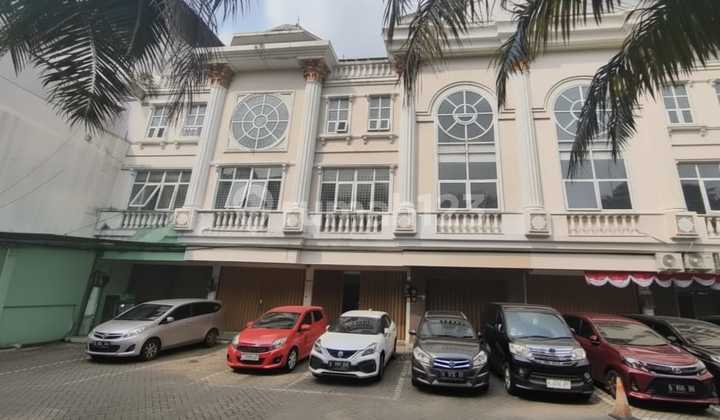 Di Sewakan Ruko Gandeng Crown Place Tebet Jakarta Selatan/09.25 Di Sewakan Ruko Gandeng Crown Place Tebet Jakarta Selatan/09.25