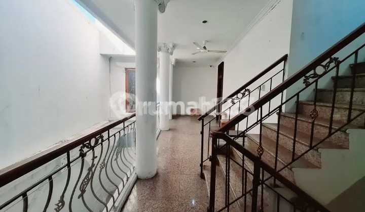 For Rent 1.5-Story House Suitable for Office in Premium Menteng Area 6BR/11.25 2