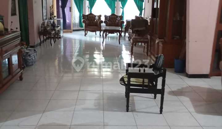 Dijual rumah di lingkungan asri  LT 341 m2 2