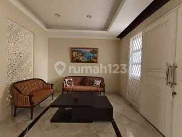 Di Sewakan Rumah Mewah Menteng Di Jakarta Selatan 3+1KT/3KM//11.25 Di Sewakan Rumah Mewah Menteng Di Jakarta Selatan 3+1KT/3KM//11.25