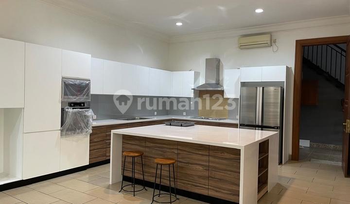 Di Sewakan Rumah Bagus Di Kemang Jaksel LT700m2//LB500m2// 09.25