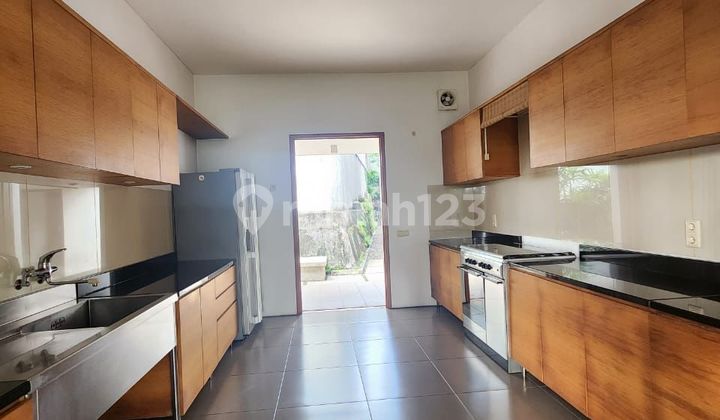 House For Rent at Kemang Sangat Strategis Buat Sekolahan //09.25