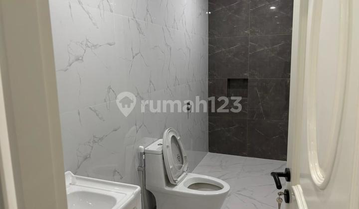 For Rent House In Pondok Indah South Jakarta Land Area 800m2 Parking For 8 Cars/10.25 2