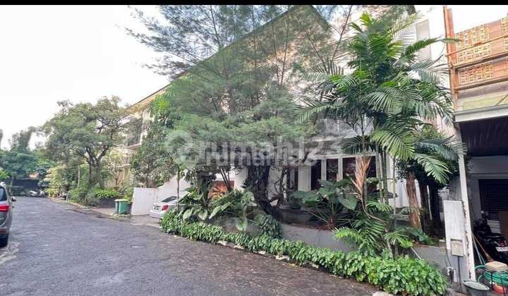 For Rent Townhouse Fully Furnished in Pejaten, South Jakarta // 09.25 2