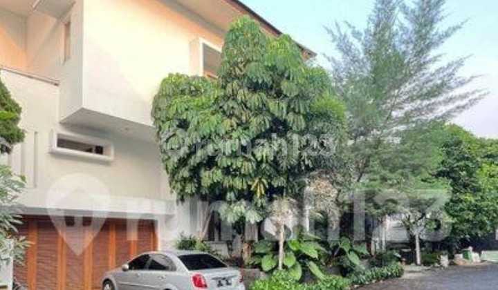 For Rent Townhouse Fully Furnished in Pejaten, South Jakarta // 09.25