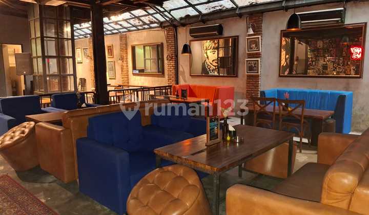 Disewakan Ruang Usaha di Area Menteng Pinggir Jalan 500m2//11.25