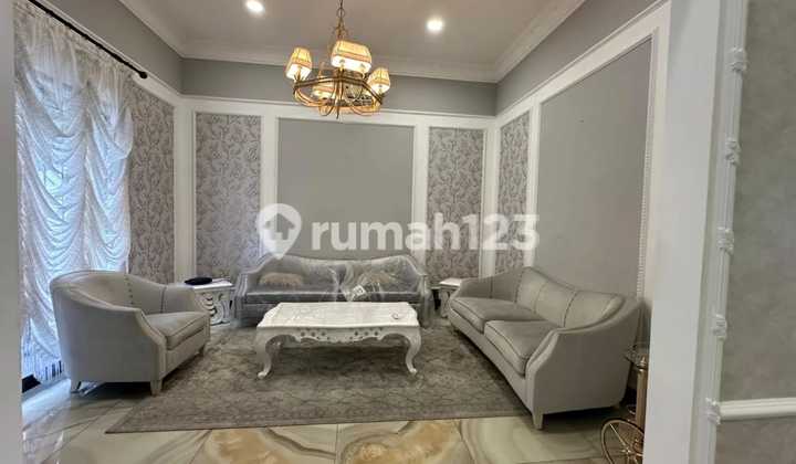 Rumah Bagus Furnished SHM Menteng, Jakarta Pusat 2