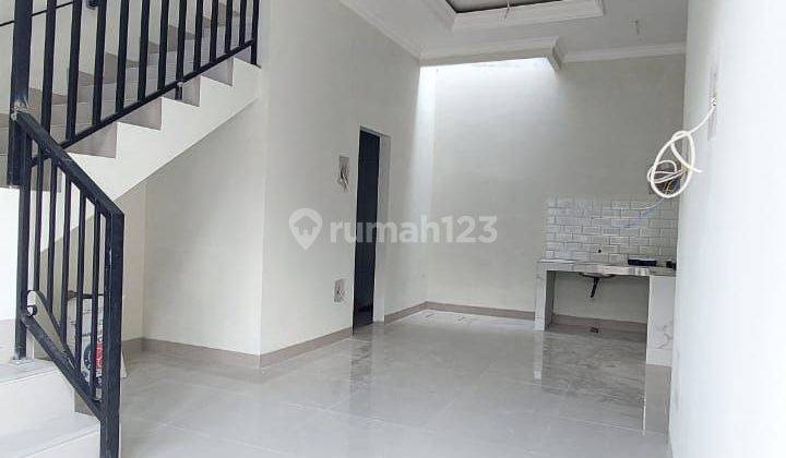 Rumah 2 Lantai 3 Kamar Tidur SHM di Kalimulya Depok 2