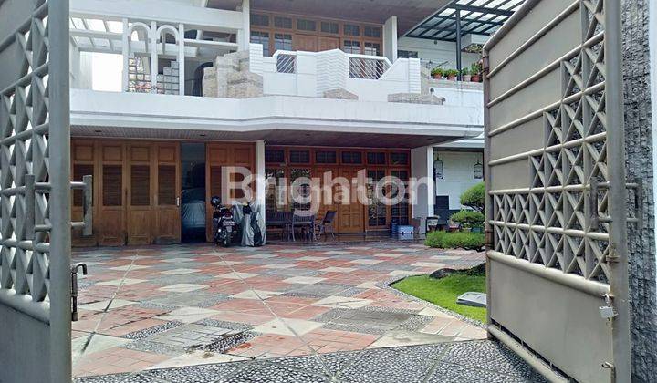 Rumah Tengah Kota Di jalan Utama 2