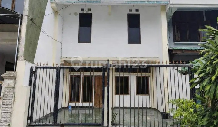 Darmo Indah East 2-Story House with a Strategic View