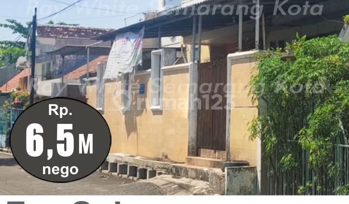 Rumah Dua Setengah Lantai Strategis di Semarang Tengah A5469 2
