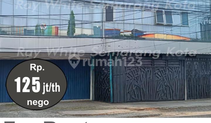 Strategic Three-Story Shop House in Good Condition at Pedurungan A5022 2
