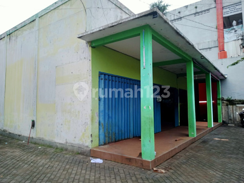 Ready-to-Use, Affordable, Strategic Kiosk in Banyumanik A5062 1