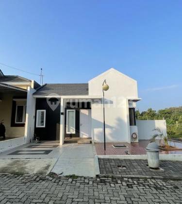 Ready to Live In, Good and Strategic House in Ngaliyan A3162 Ready to Live In, Good and Strategic House in Ngaliyan A3162