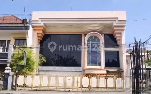 Ready-to-Use Strategic 3-Story Shop House in East Semarang A5106