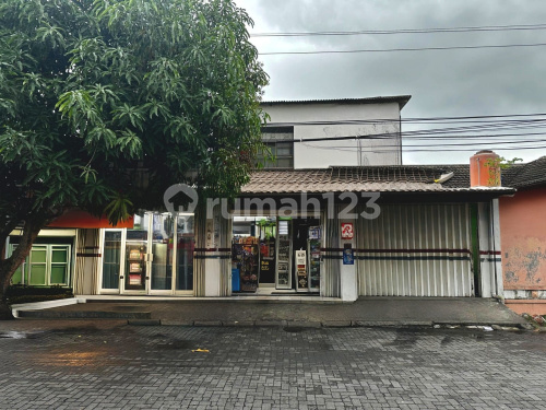 Ready-to-Use Strategic Shop House in Mranggen A5348 1