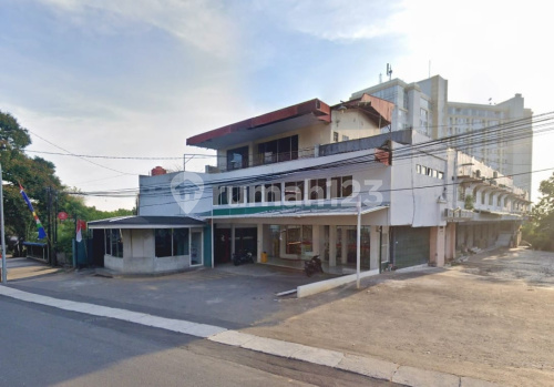 Ready-to-Use Strategic Building in Candisari A5327