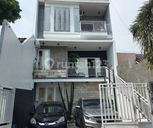 Rumah Tiga Lantai Siap Huni Bagus Di Ngaliyan A4680 1