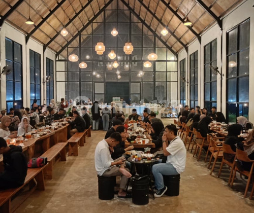 Cafe Luas Ready to Use Strategically Located in Tuntang A5263