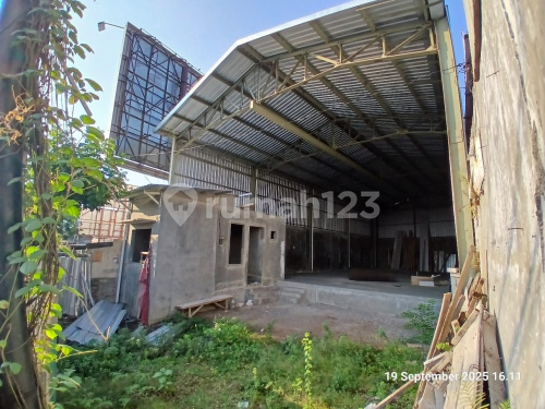 Ready-to-Use Warehouse by the Highway in Tembalang A4706 1