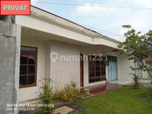 Rumah Dengan Halaman Luas di Ungaran Barat K8524 1