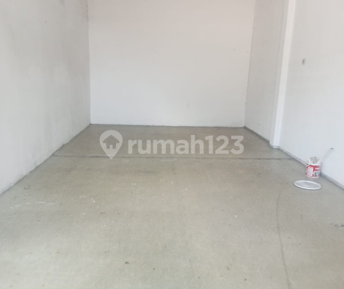 Ready-to-Use Building on Strategic 2nd Floor in East Semarang A5571 1
