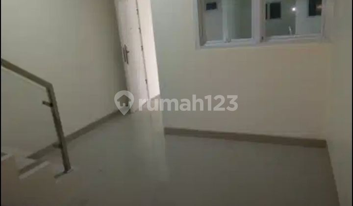Rumah 2 Lantai SHM Baru cempaka putih 2