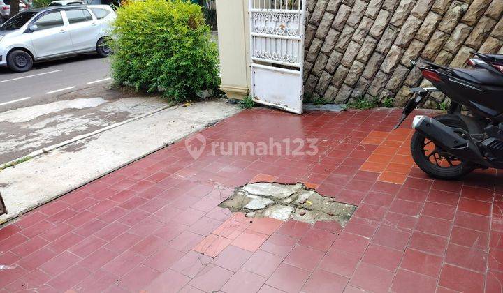 Rumah kayu putih jual cepat 1