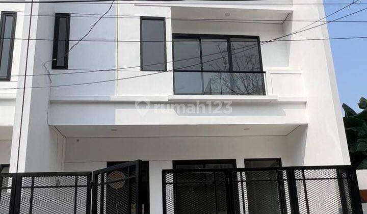 Rumah Shm 3 Lantai Baru Jual Cepat 1