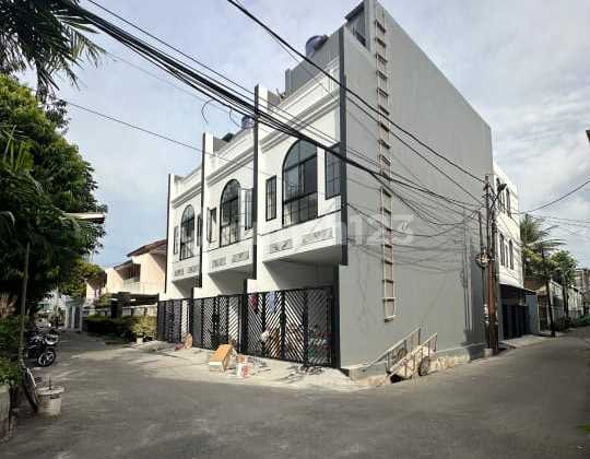 Rumah Bagus di Tanjung Duren 2