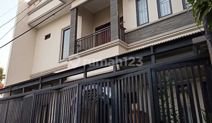 House can be used as a business office.