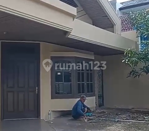 Rumah Besar 400M2 bisa Buat Kantor dan Usaha Rumah Besar 400M2 bisa Buat Kantor dan Usaha