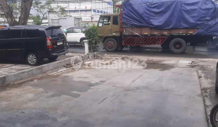 Shop House for Rent in Pluit. Cheapest.