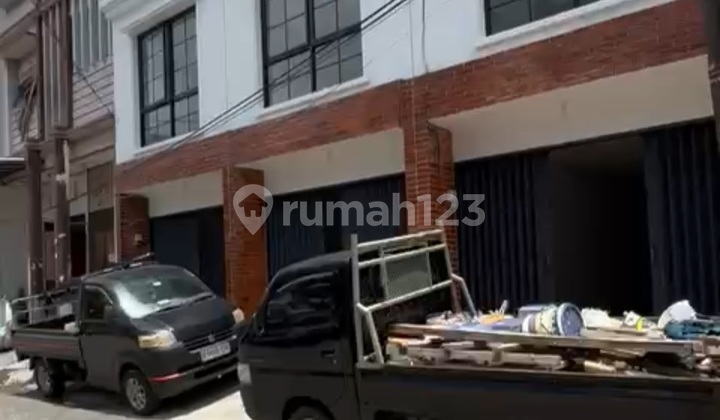 Shop house, in Pademangan,