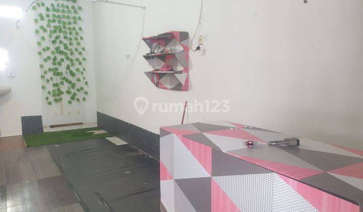 Ruko Di Matraman Depan Rel Kereta Api  1