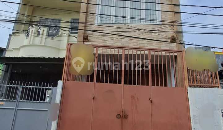 Rumah Bagus di Gajah Mada 1
