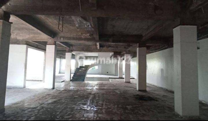 Gedung Di Hasyim Ashari 1000m2 2