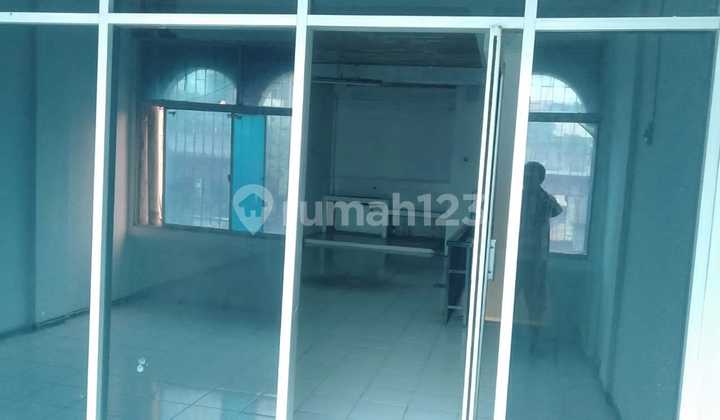 Shop House in Mangga Besar Shop House in Mangga Besar