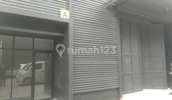 Warehouse in Cengkareng 200 sqm, 3 units available.