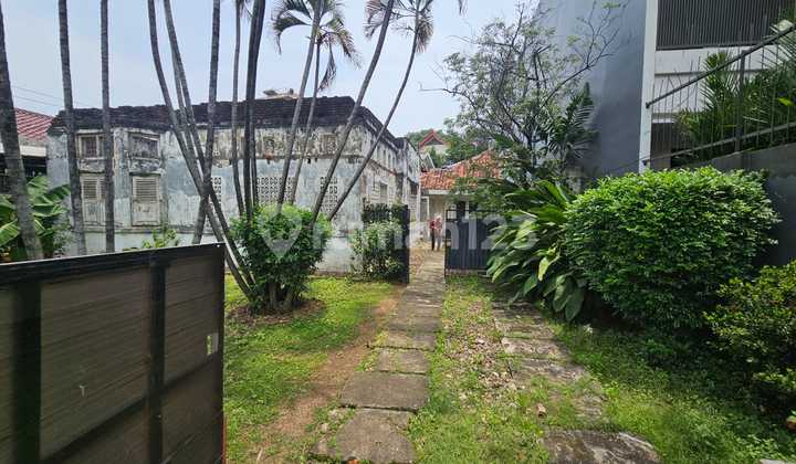 For Sale House in Menteng Opposite Heritage Hotel Prime Location