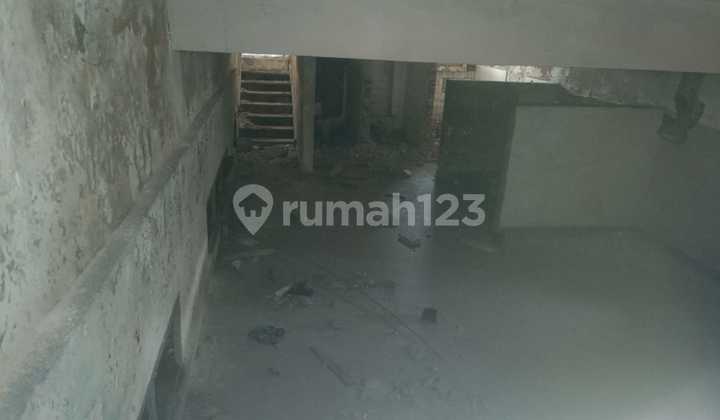 Warehouse/lot in Tambora can be used for pedaling. Warehouse/lot in Tambora can be used for pedaling.