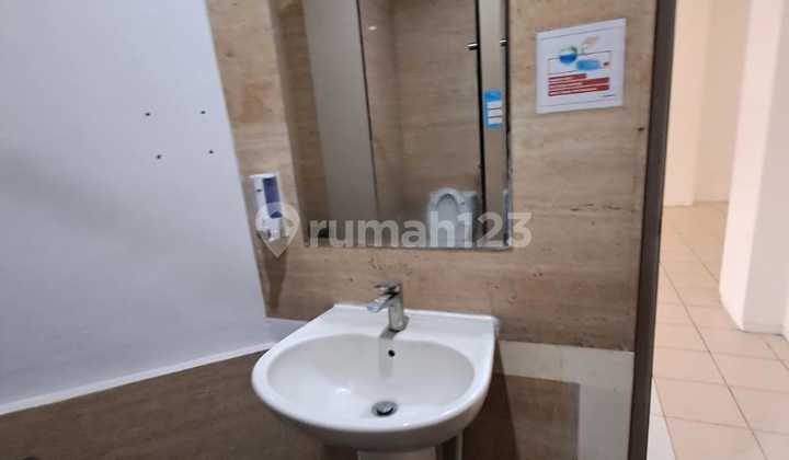 For Rent: Semi-Detached Shophouse in Juanda 2