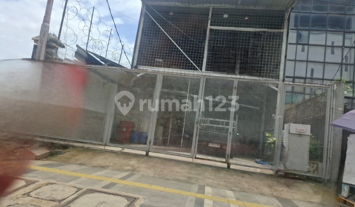 Shop/Warehouse in Menteng 2