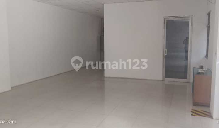 Warehouse in Pulo Gadung Warehouse in Pulo Gadung