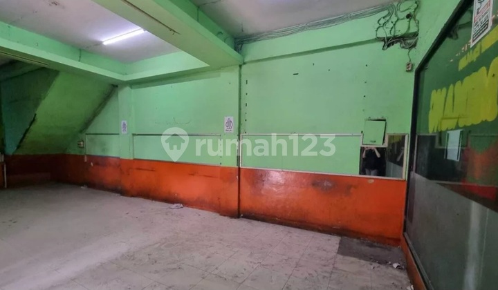 Ruko Di Tamansari ********. Ruko Di Tamansari ********.