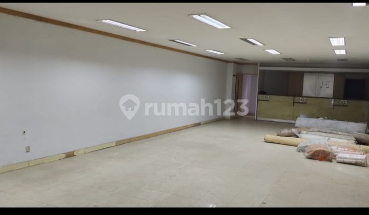 Sewa Ruko Pasar Baru Jalan Utama (Dalam Plong) Sewa Ruko Pasar Baru Jalan Utama (Dalam Plong)