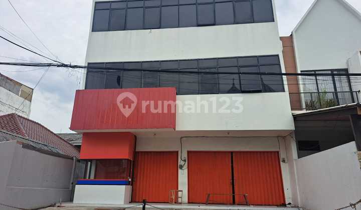 Ruko, di Tanjung Priok,