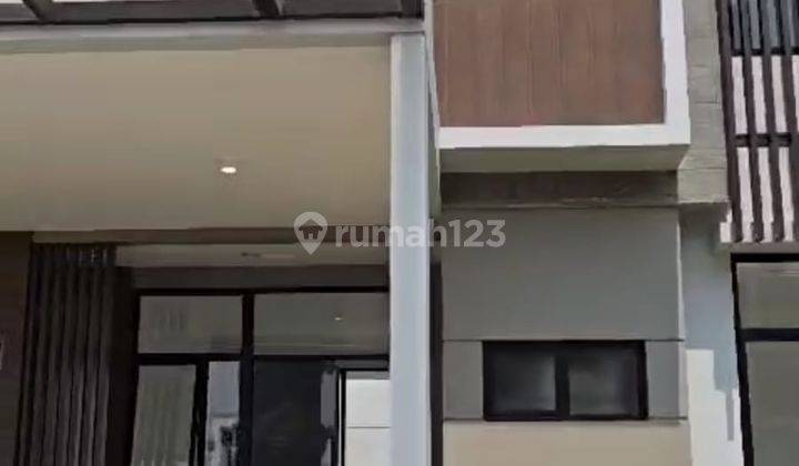 Lokasi Startegis Disewa Rumah Pik2 Permata Hijau, Lt.200m2, 2 Lantai 2